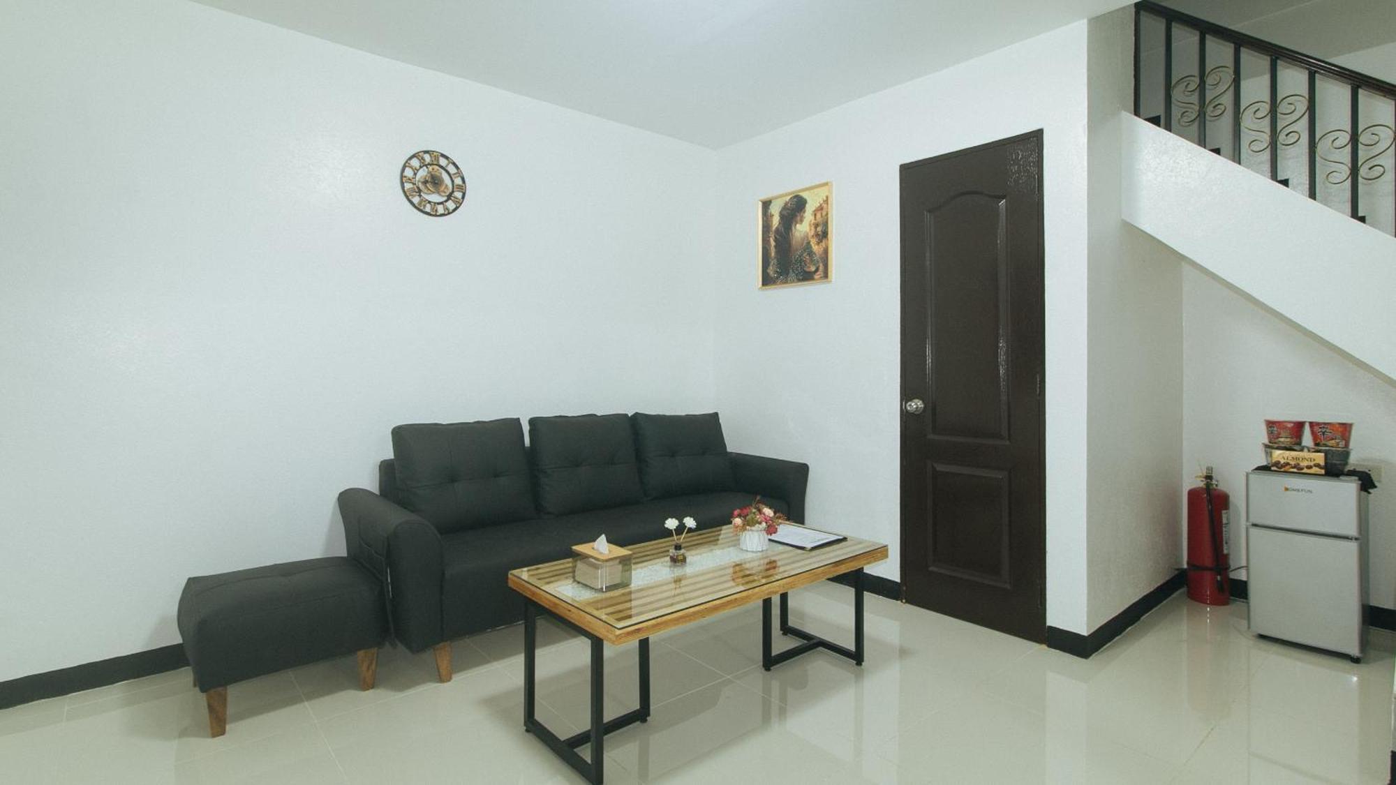Lavita By Reddoorz Angeles Εξωτερικό φωτογραφία